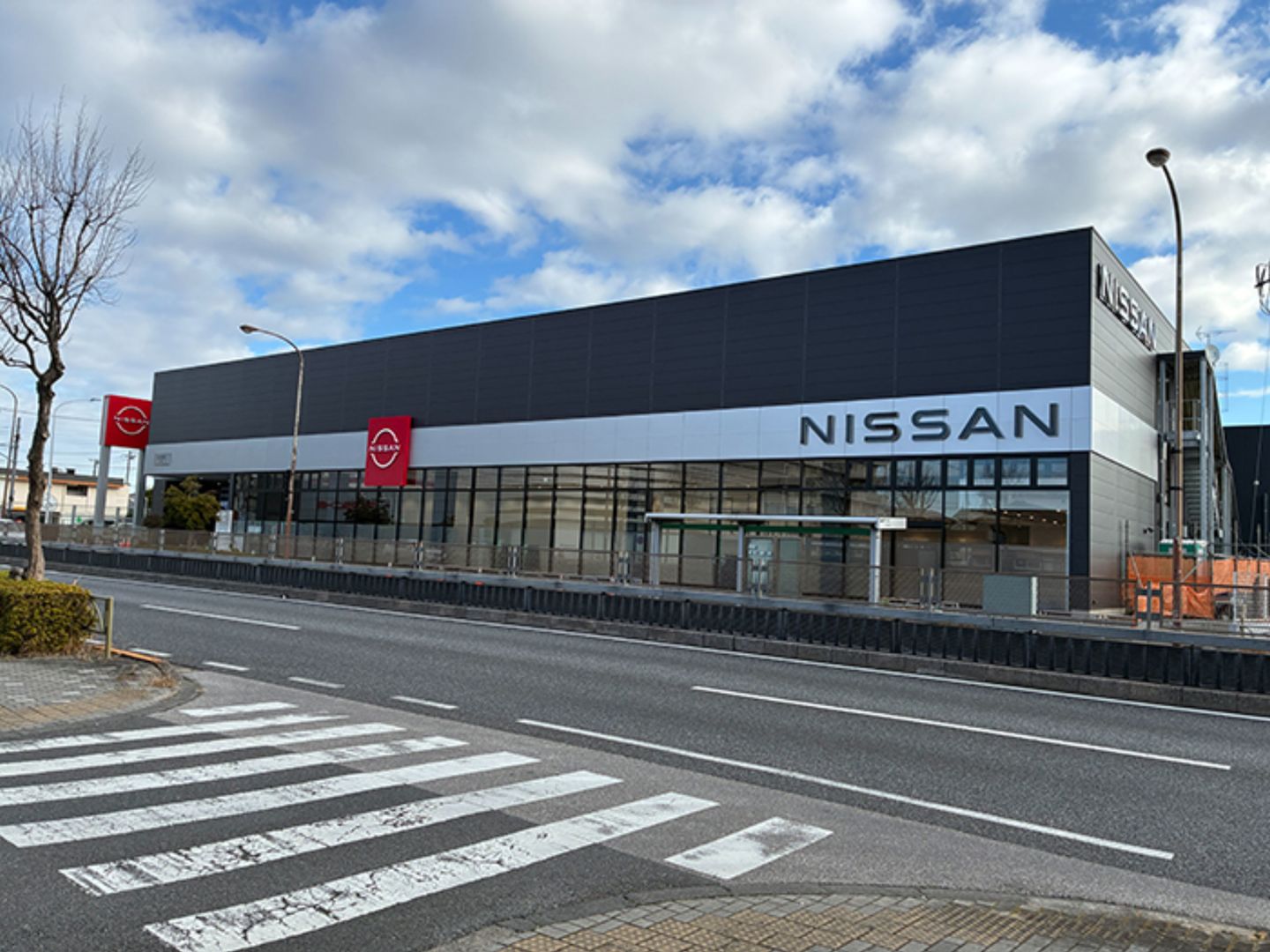 日産東京販売（株）様足立店新築工事